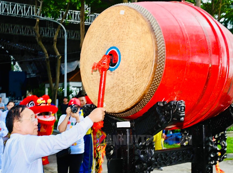 Khai mạc Lễ hội truyền thống Nghinh Ông - Cần Giờ